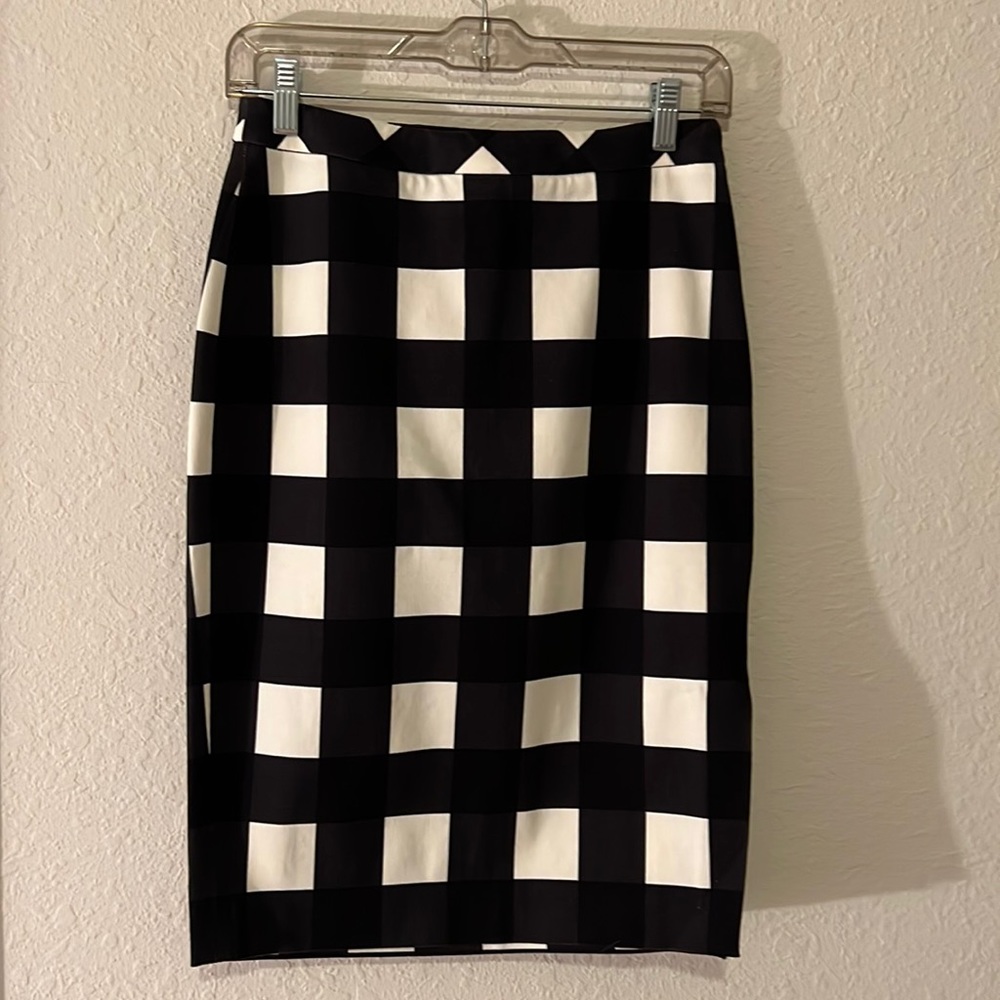 Banana Republic Sloan fit pencil skirt in black and white gingham